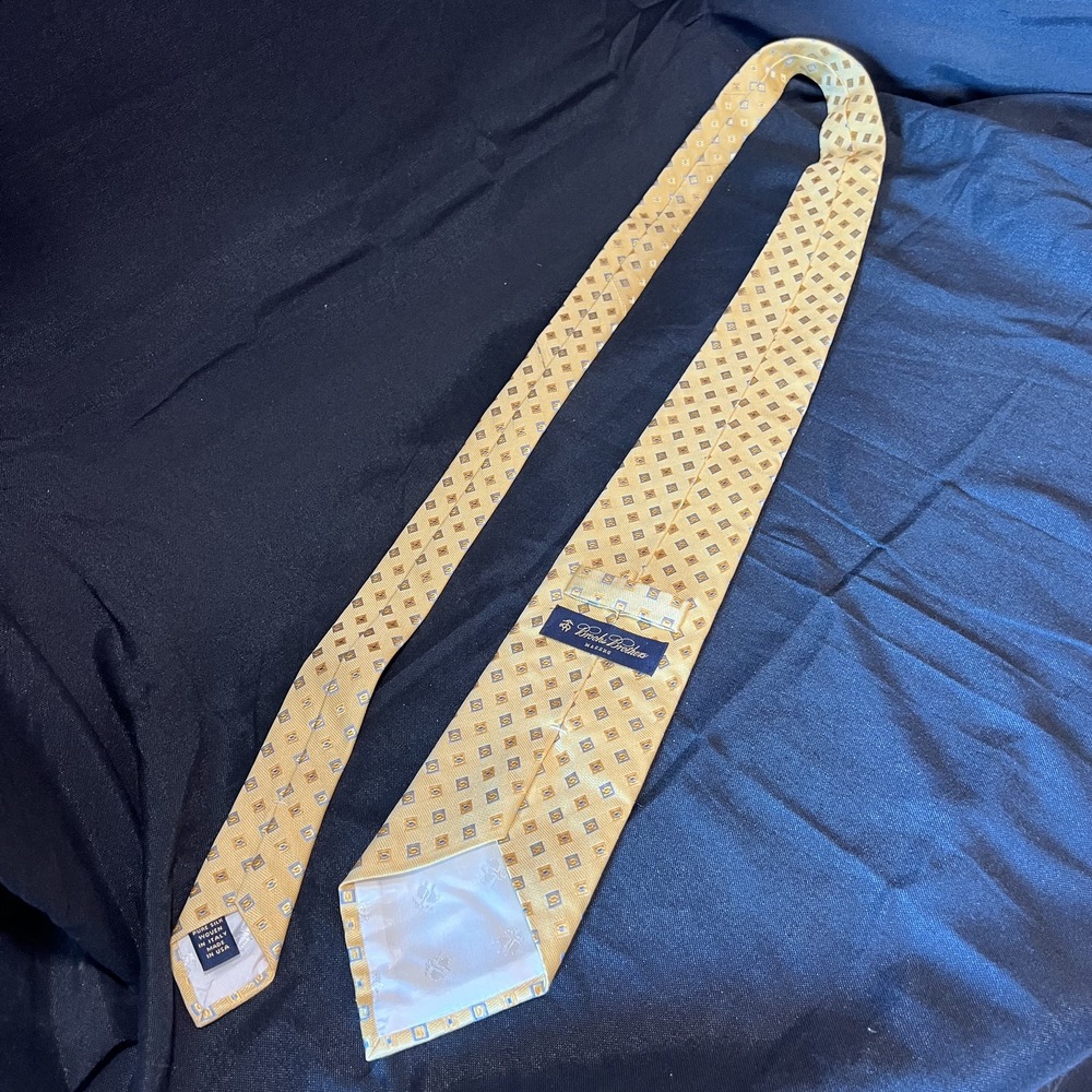 Brooks Brothers Silk Neck‎ Tie Yellow Geometric Blue & Yellow Squares - Picture 4 of 11